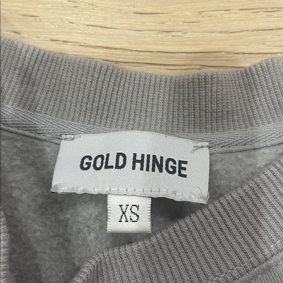 Gold Hinge Gray Crew Neck Sweater - Picture 3 of 3